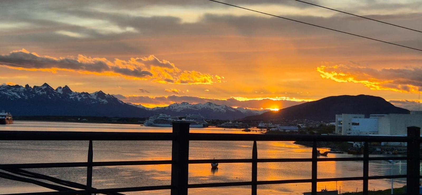 Balcones Del Beagle Apart Ushuaia Exterior photo